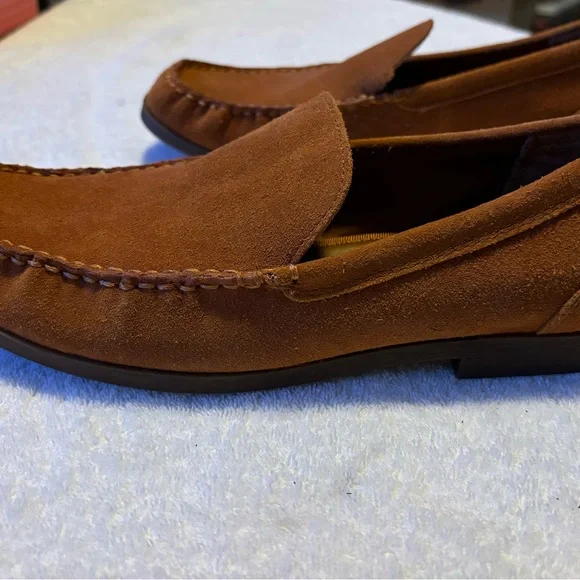 Brand New Stylish Men\'s Suede Loafers By FRANCO SARTO - Size 8M - box 17 These Franco Sarto suede loafers are a chic and classic  main image 2